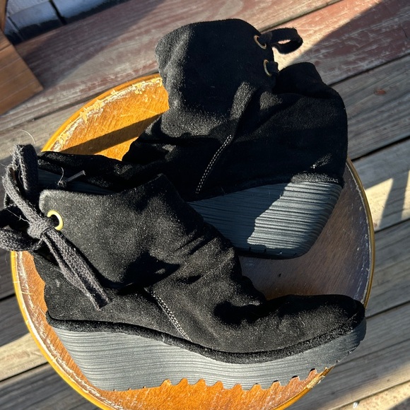 Fly London Suede Yama Wedge Ankle Booties size 39 (8) - Picture 1 of 6